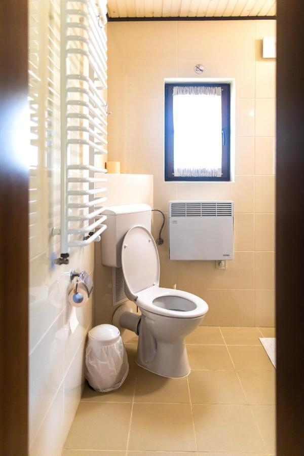 Guest Houses Near Karlsdorf Klimets ภายนอก รูปภาพ